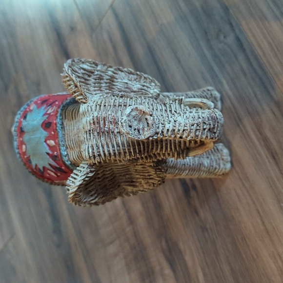 Decorative elephant. Home decor elephant with felt padded feet. - Picture 5 of 6